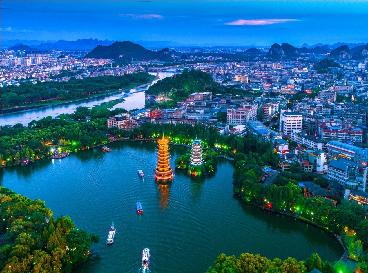 夏令营 国内游 素质◆ 【榕杉湖】桂林新名片,在这里感受"千峰环野立